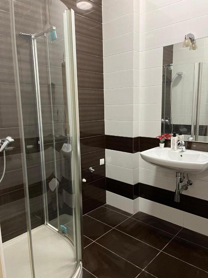 Batorego Lovely Rooms Краков Экстерьер фото
